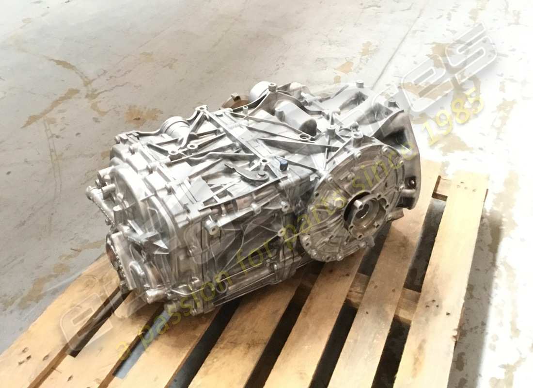 used ferrari complete dual clutch gearbox. part number 807337 (4)