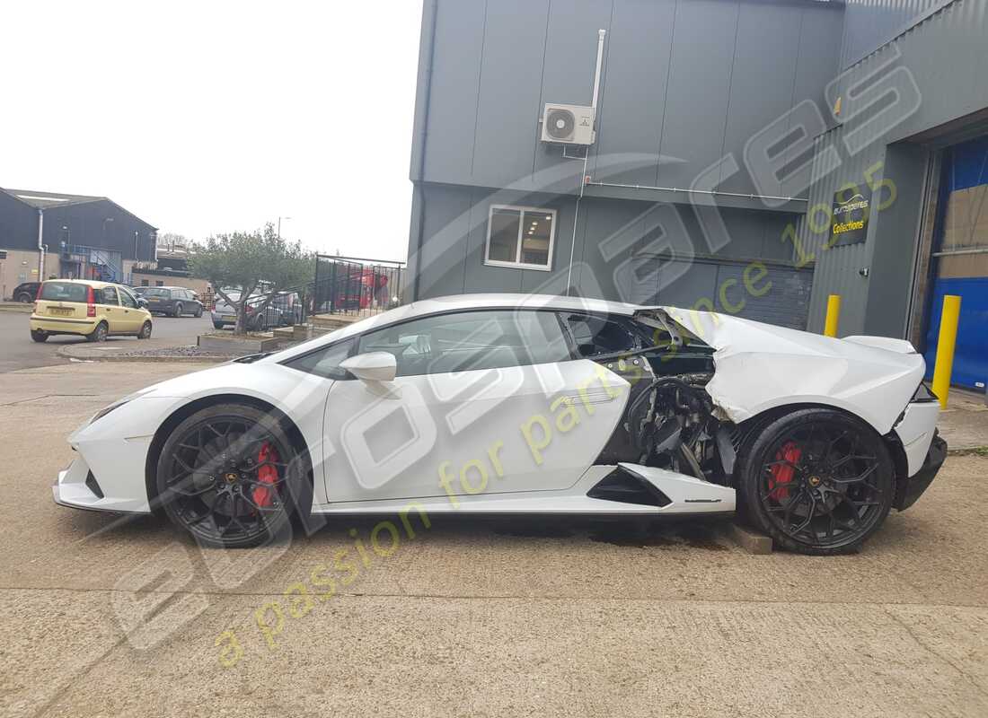 lamborghini evo coupe (2020) with 5,415 miles, being prepared for dismantling #2